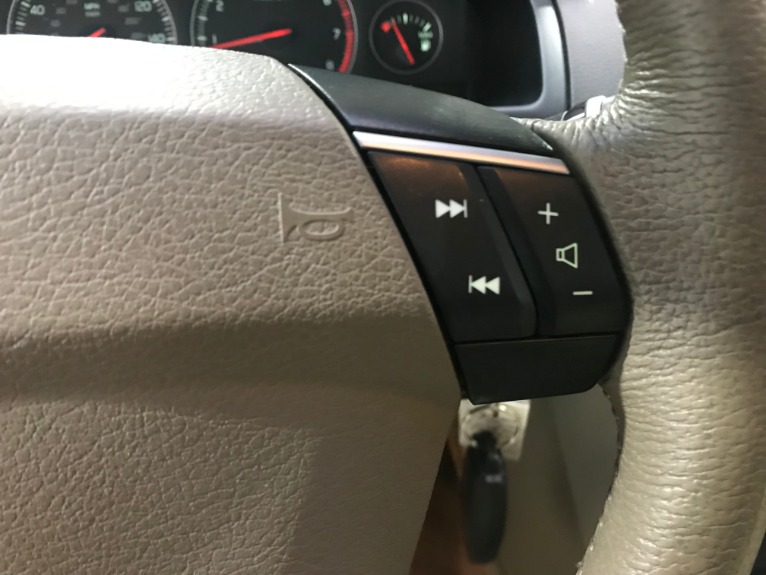 Used-2010-Volvo-XC90-32-AWD