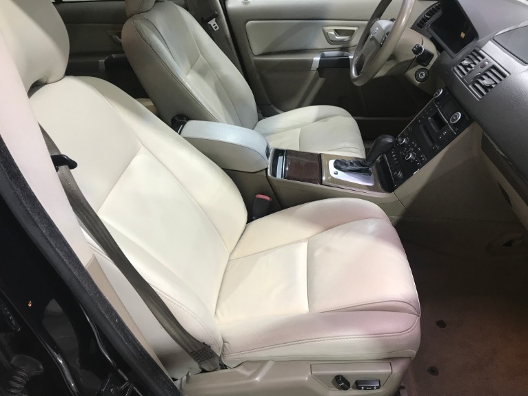 Used-2010-Volvo-XC90-32-AWD