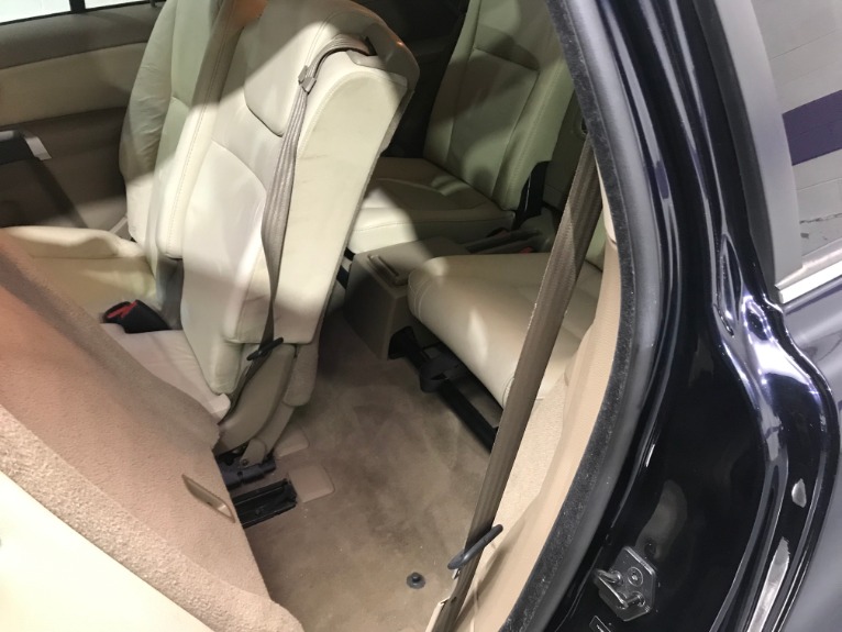 Used-2010-Volvo-XC90-32-AWD