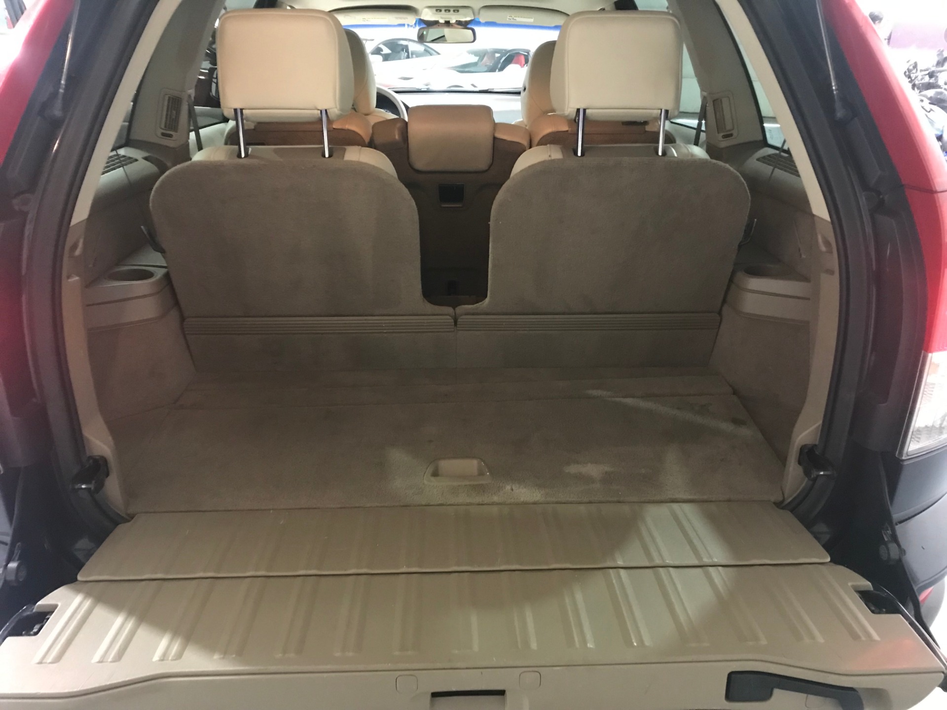 Used-2010-Volvo-XC90-32-AWD