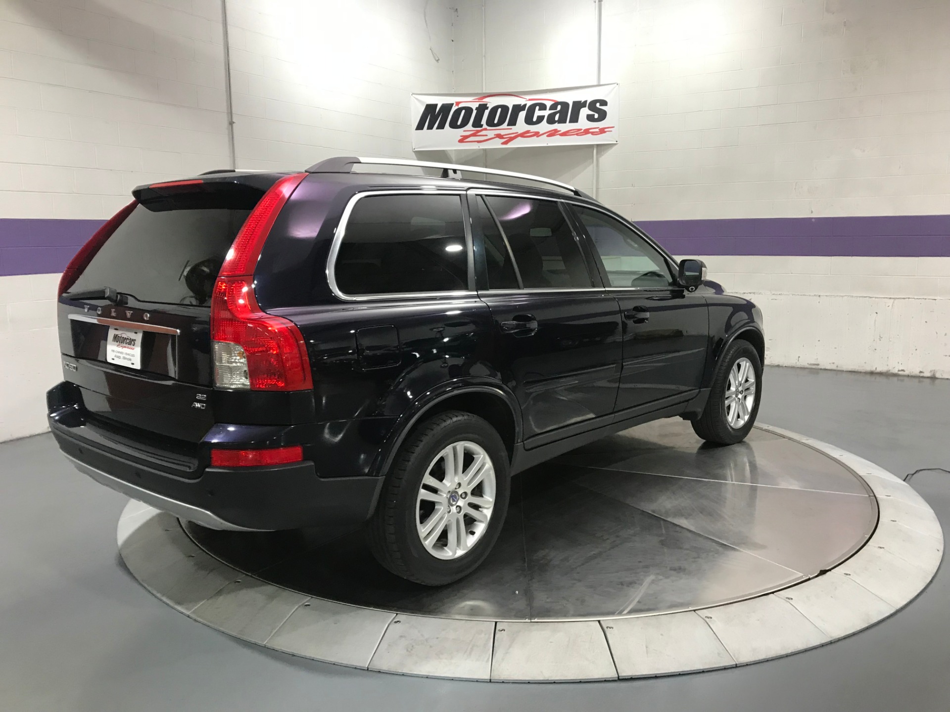 Used-2010-Volvo-XC90-32-AWD
