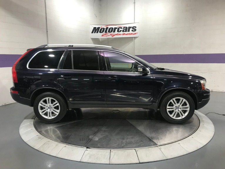 Used-2010-Volvo-XC90-32-AWD