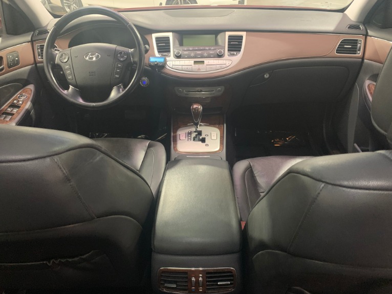 Used-2009-Hyundai-Genesis-38L-V6