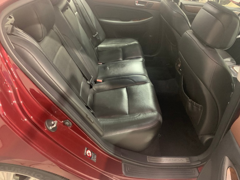 Used-2009-Hyundai-Genesis-38L-V6