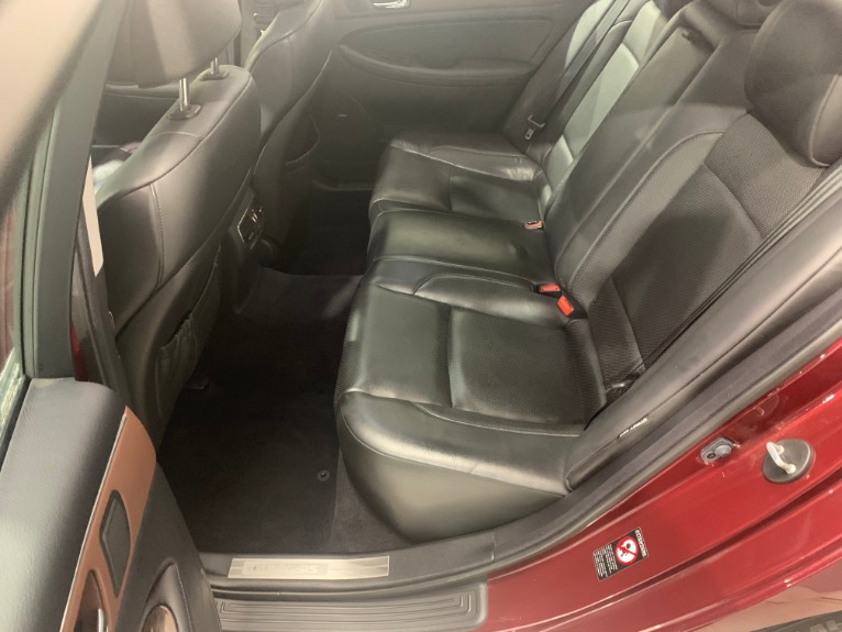 Used-2009-Hyundai-Genesis-38L-V6