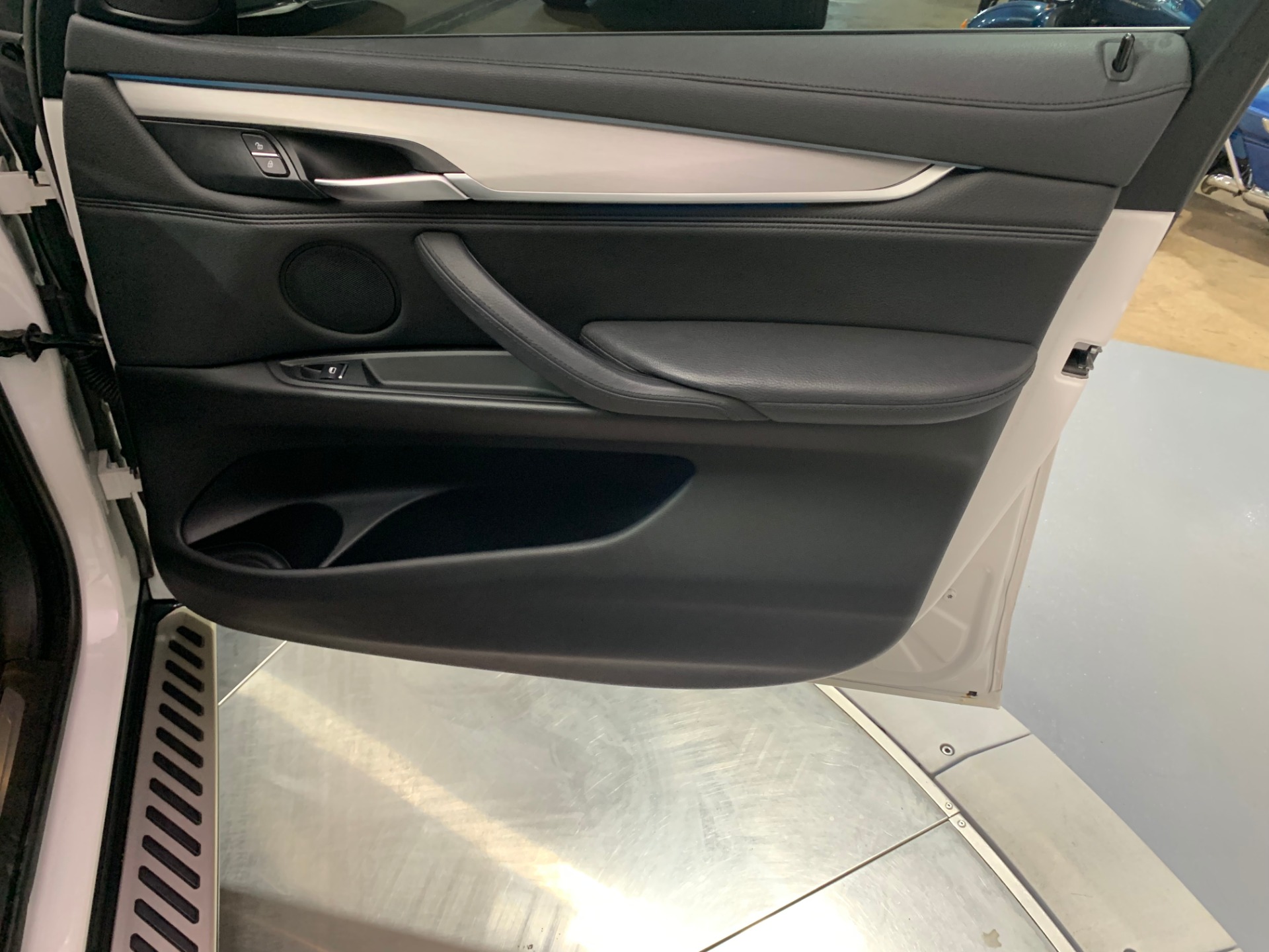 Used-2016-BMW-X6-xDrive35i