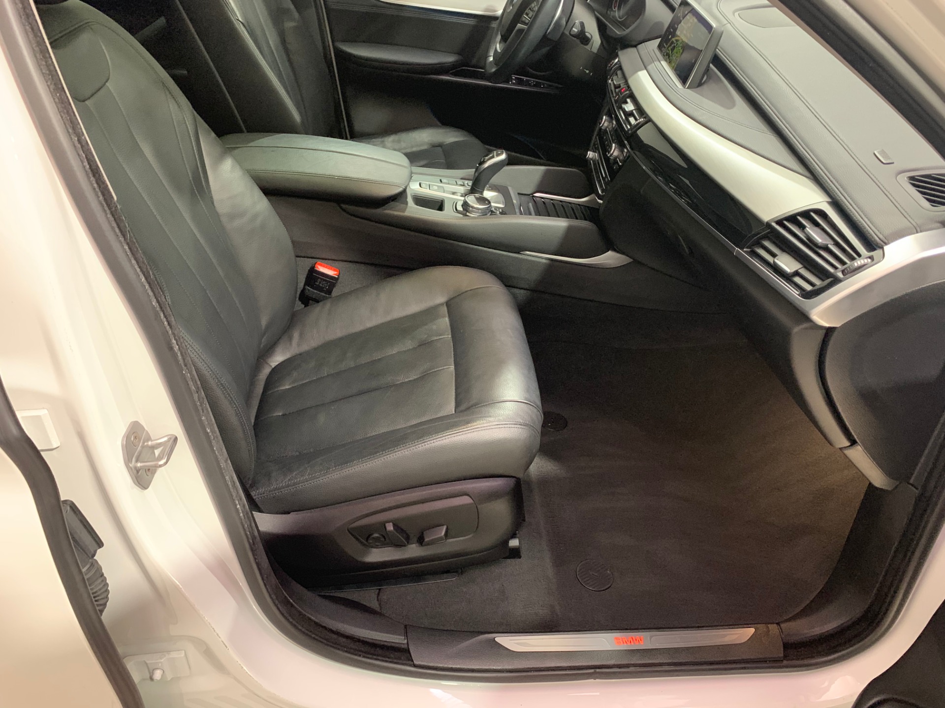 Used-2016-BMW-X6-xDrive35i