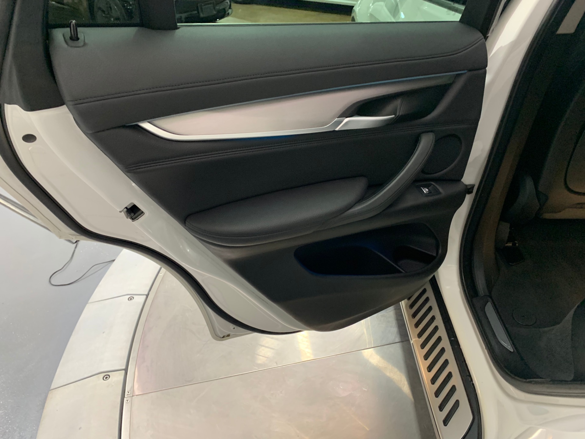 Used-2016-BMW-X6-xDrive35i