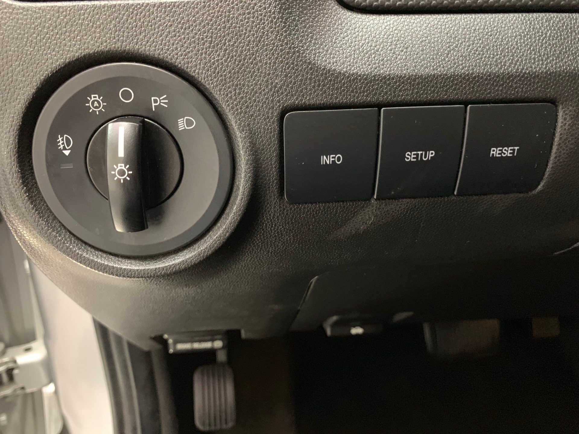 Used-2010-Ford-Escape-XLT