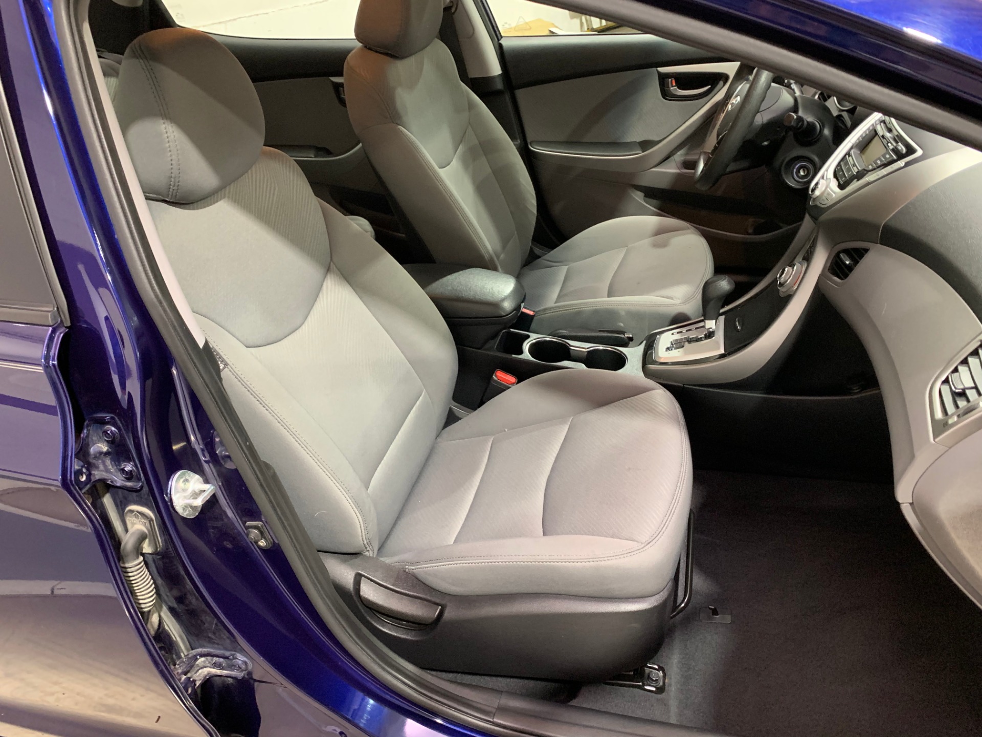 Used-2012-Hyundai-Elantra-Limited-FWD