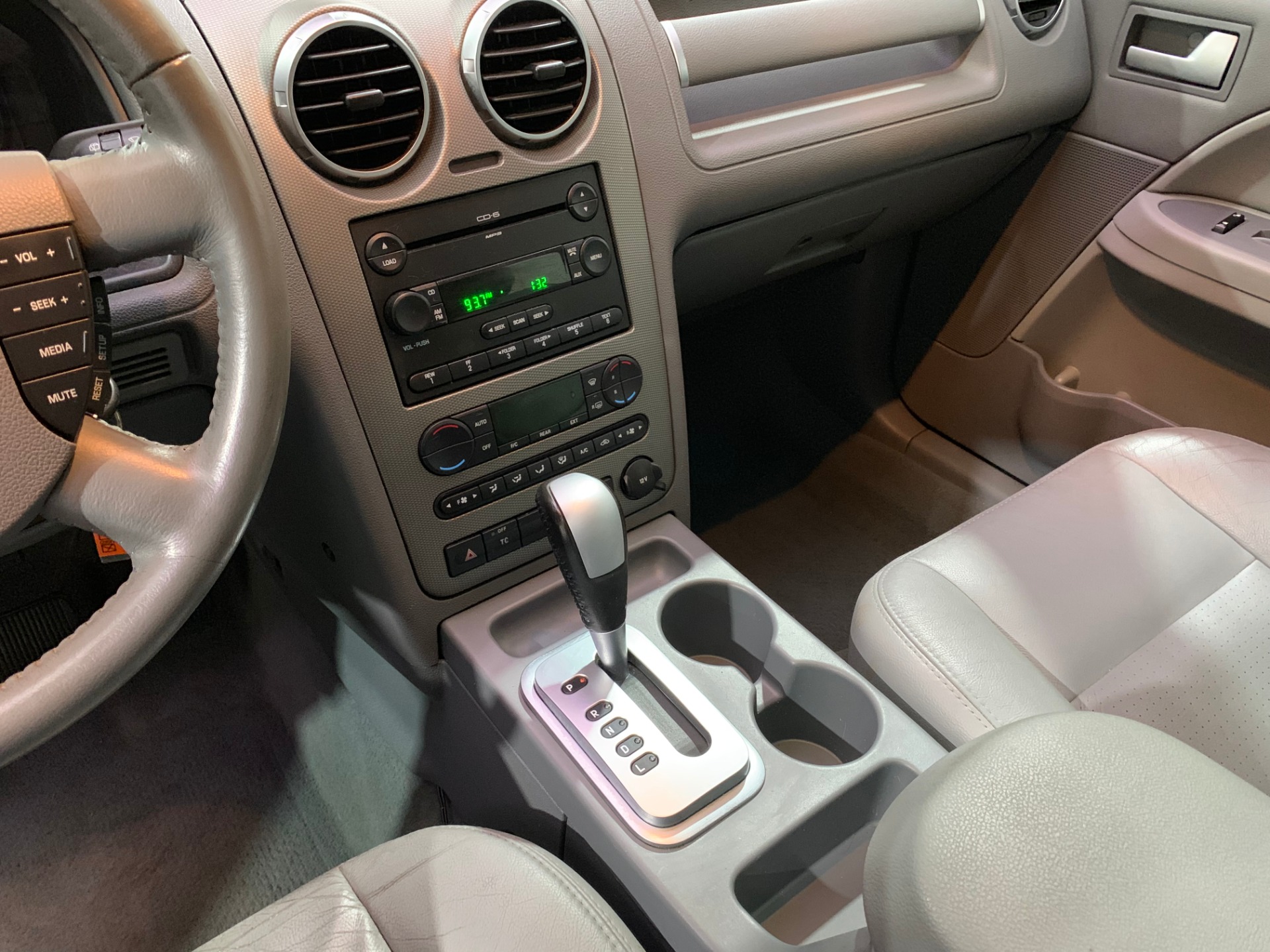 Used-2006-Ford-Freestyle-SEL-FWD