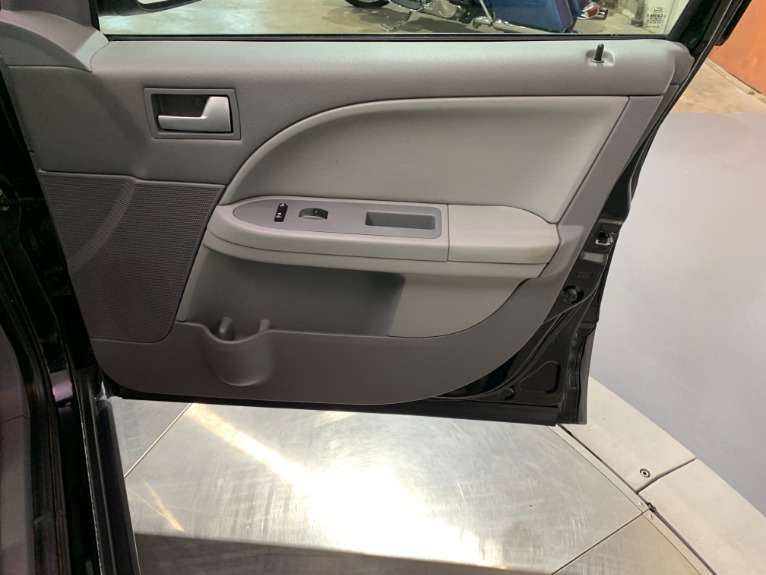 Used-2006-Ford-Freestyle-SEL-FWD