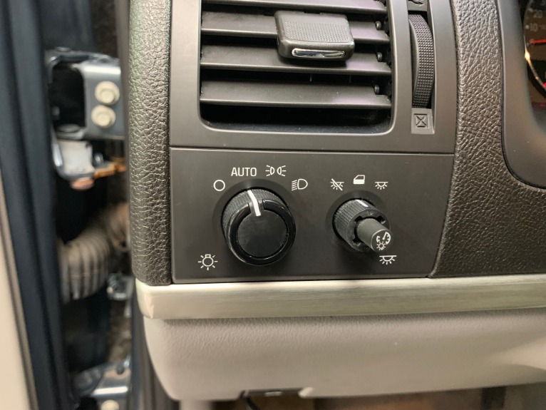 Used-2005-Chevrolet-Uplander-LS-FWD