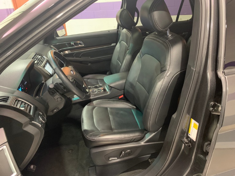 Used-2017-Ford-Explorer-Limited-AWD