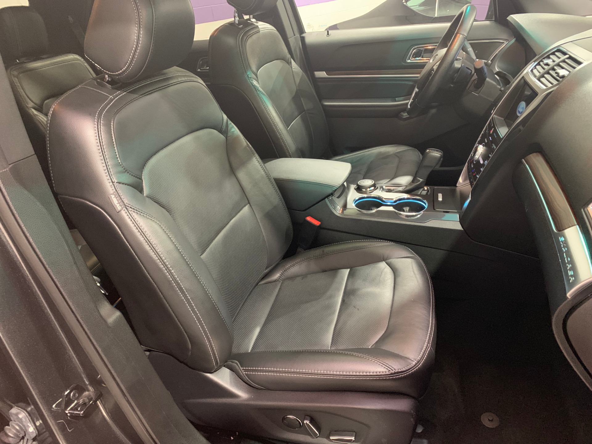 Used-2017-Ford-Explorer-Limited-AWD