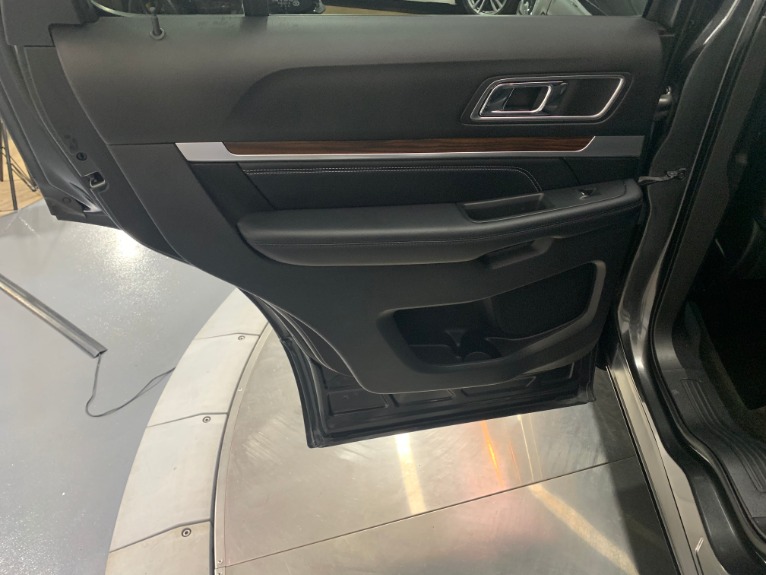 Used-2017-Ford-Explorer-Limited-AWD