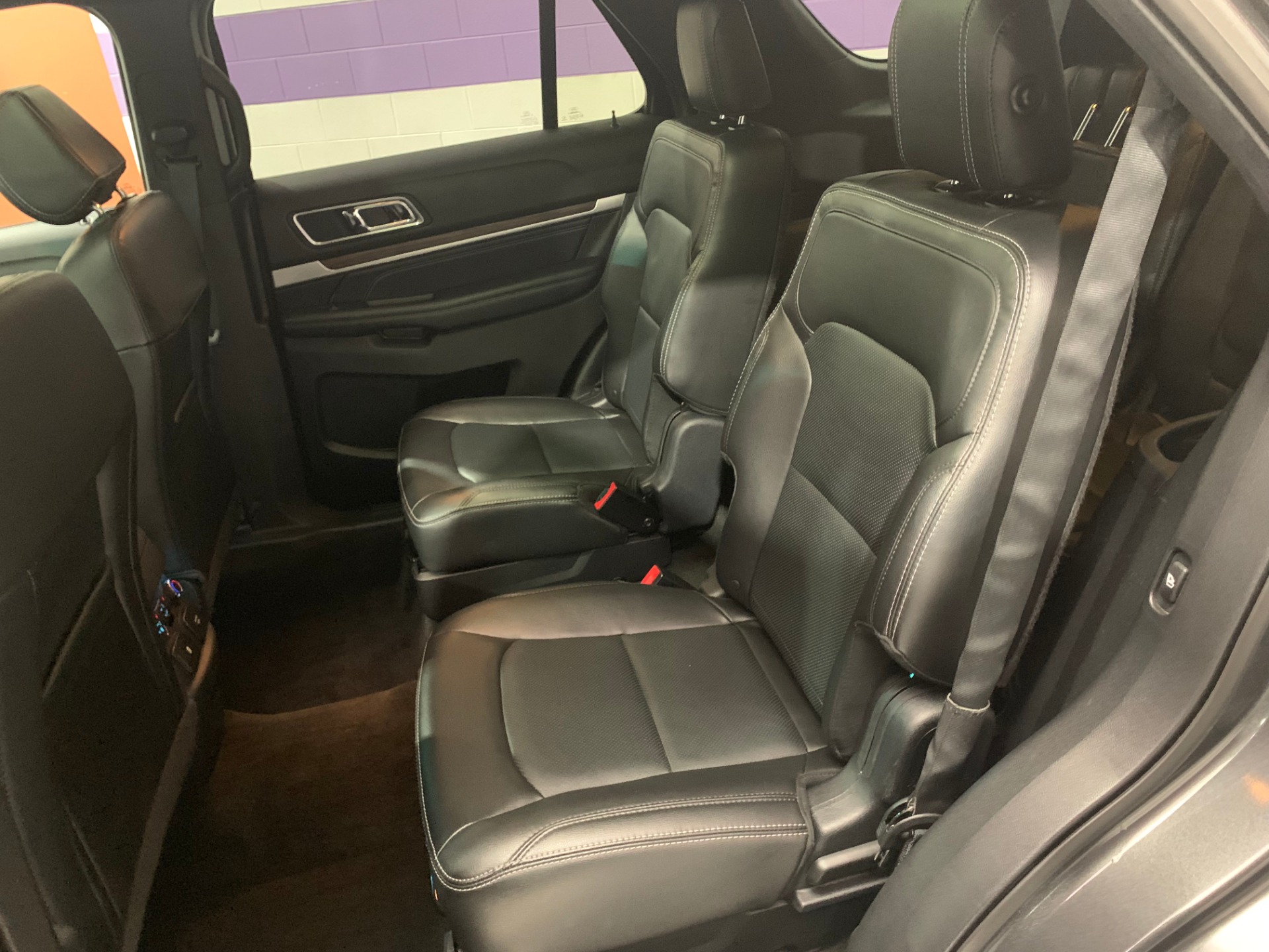 Used-2017-Ford-Explorer-Limited-AWD