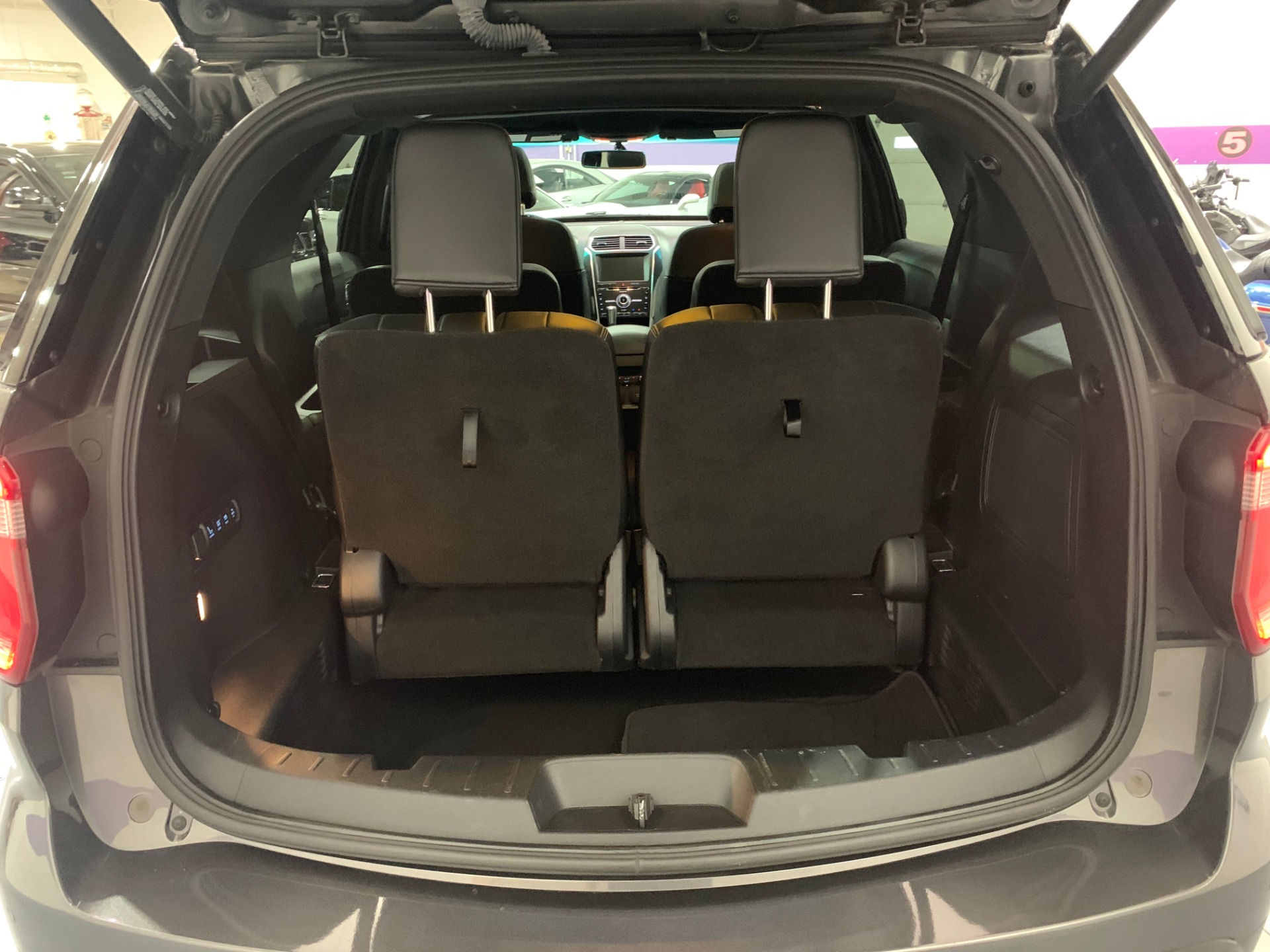 Used-2017-Ford-Explorer-Limited-AWD