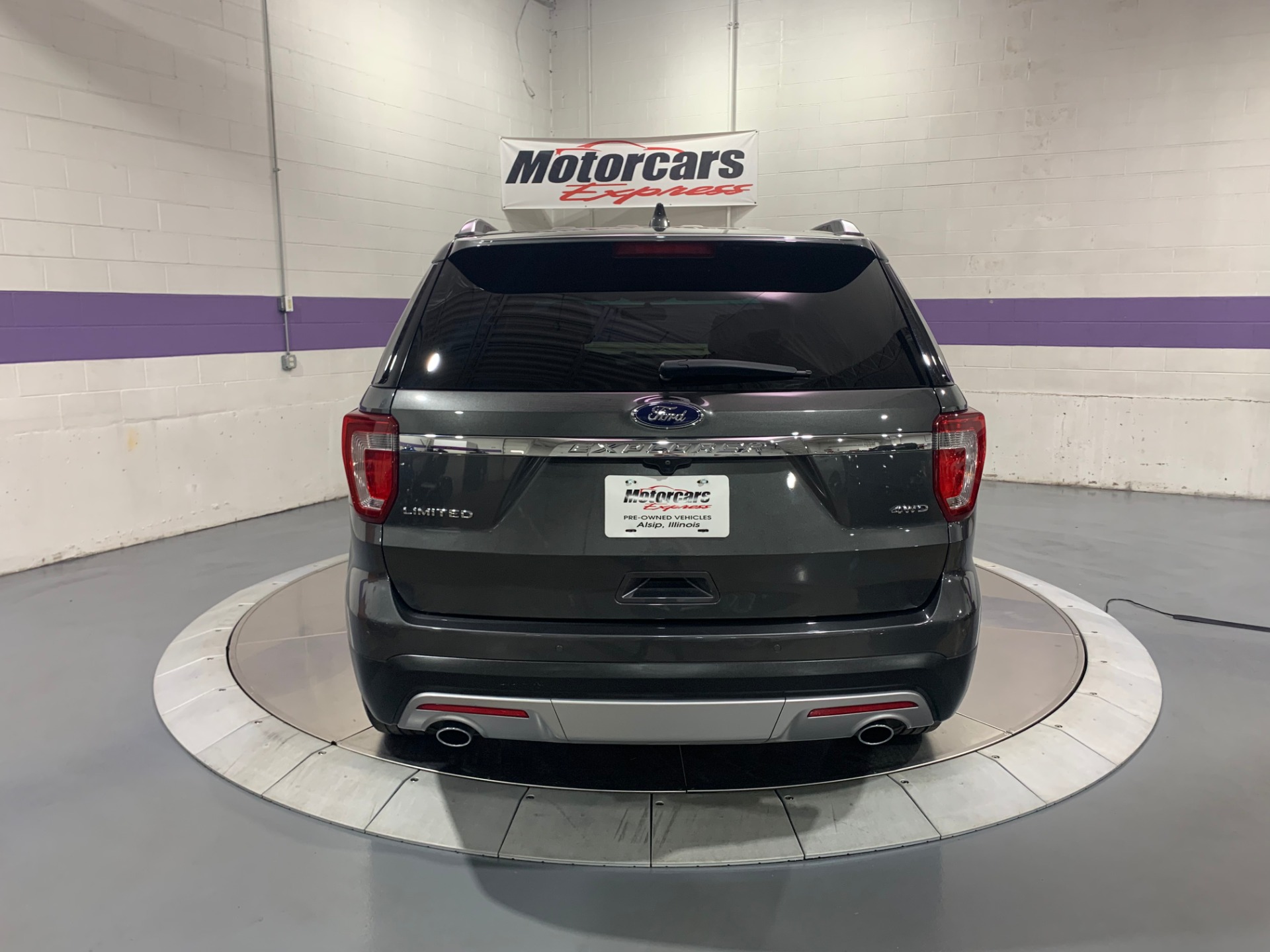 Used-2017-Ford-Explorer-Limited-AWD