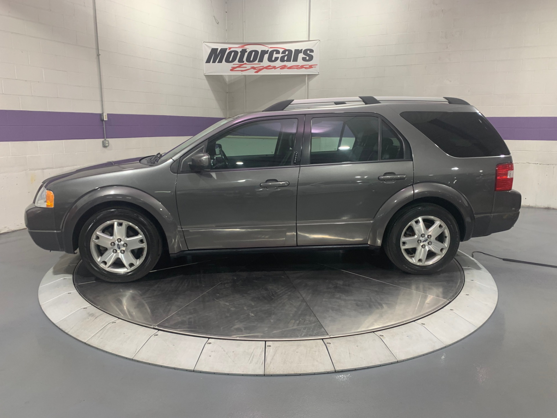 Used-2005-Ford-Freestyle-Limited-AWD
