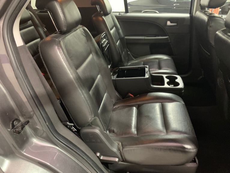 Used-2005-Ford-Freestyle-Limited-AWD