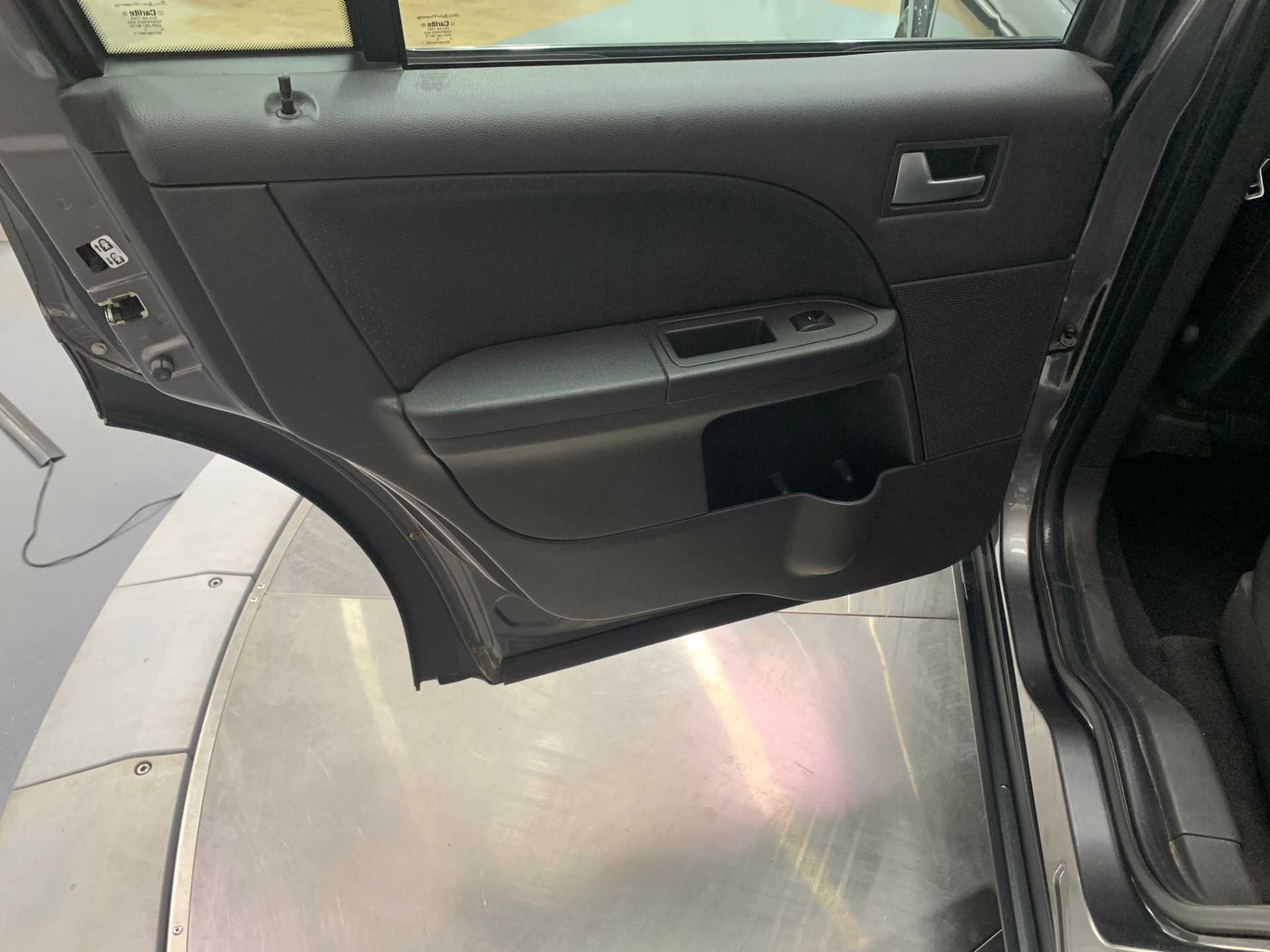 Used-2005-Ford-Freestyle-Limited-AWD