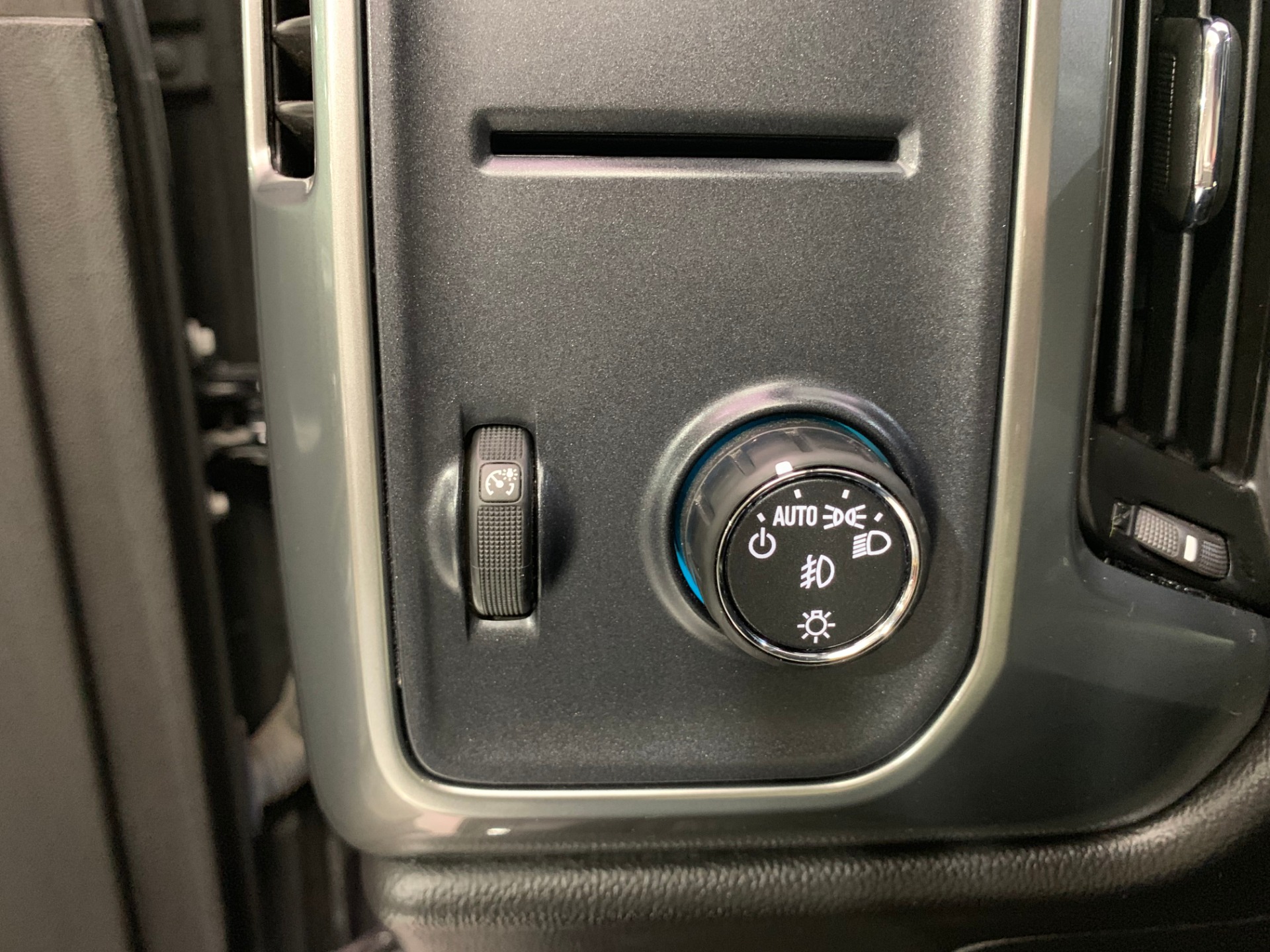 Used-2014-Chevrolet-Silverado-1500-LT-4X2