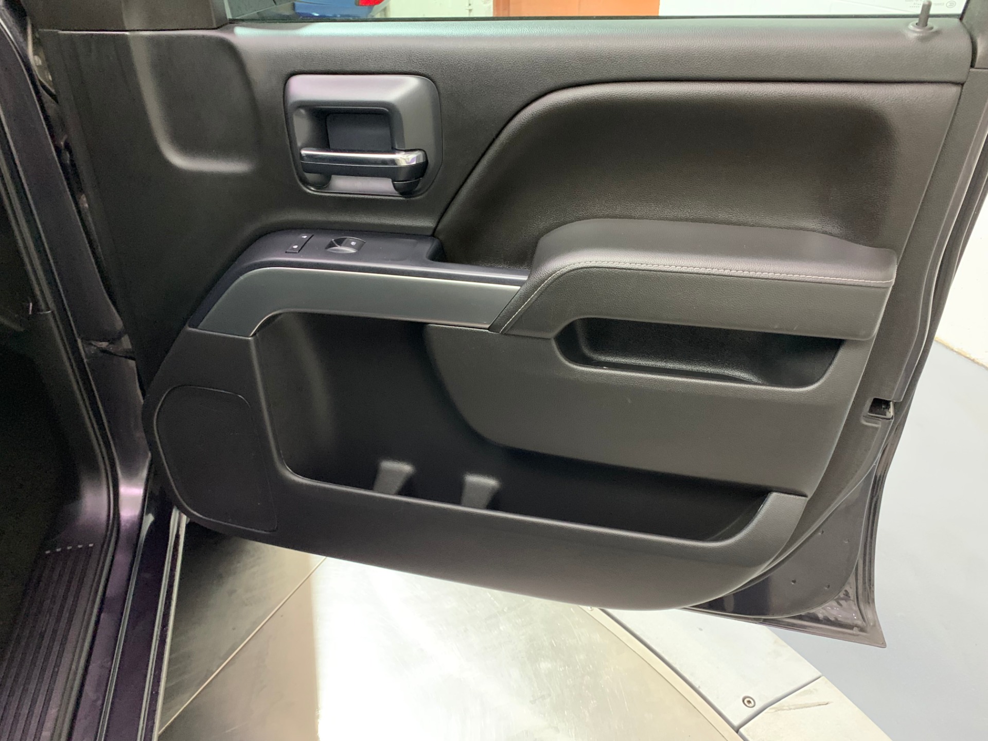 Used-2014-Chevrolet-Silverado-1500-LT-4X2
