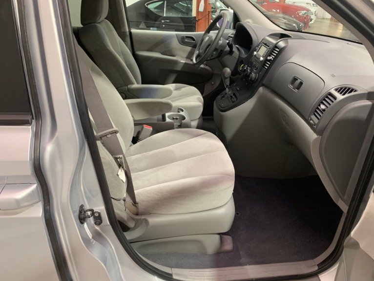 Used-2009-Kia-Sedona-LX-FWD