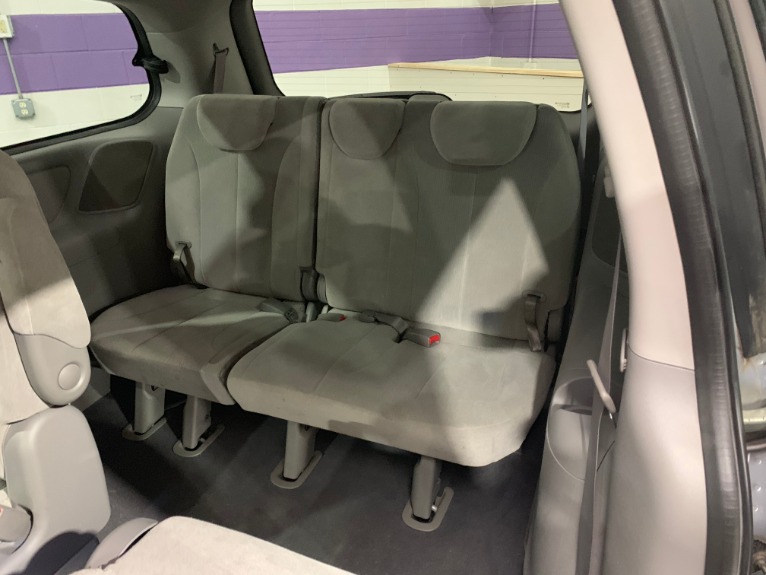 Used-2009-Kia-Sedona-LX-FWD