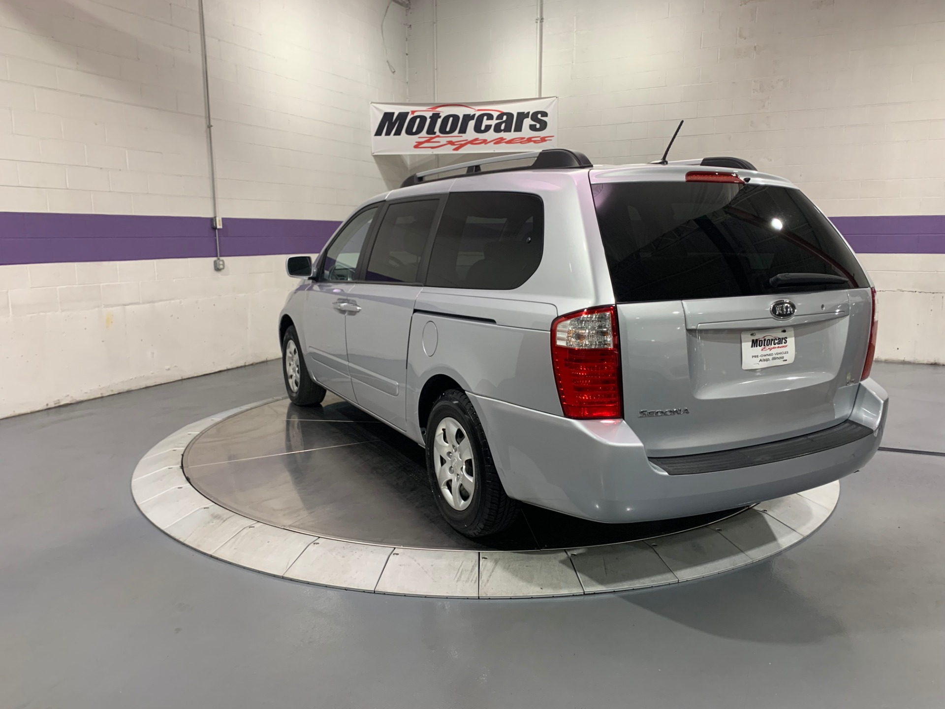 Used-2009-Kia-Sedona-LX-FWD