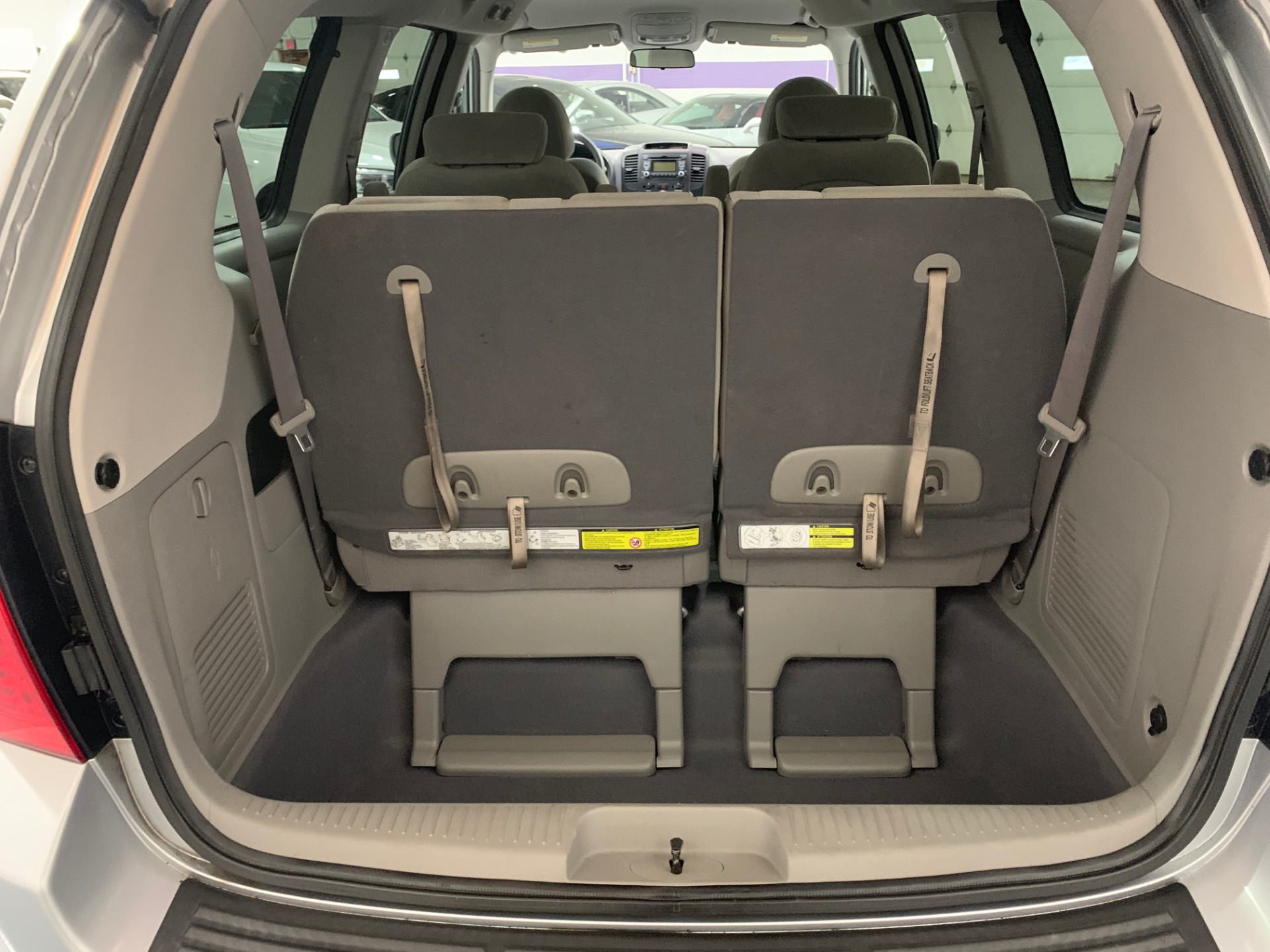 Used-2009-Kia-Sedona-LX-FWD