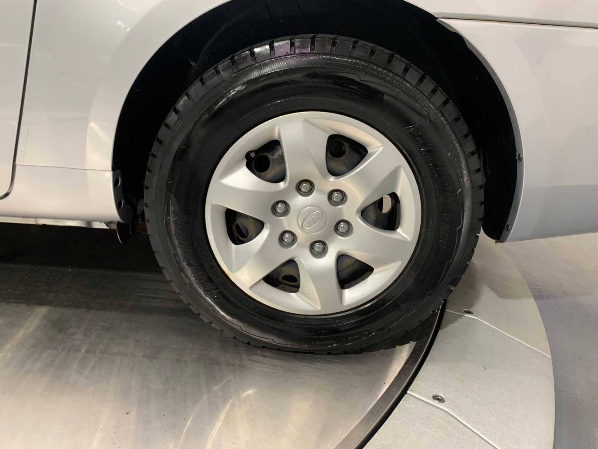 Used-2009-Kia-Sedona-LX-FWD