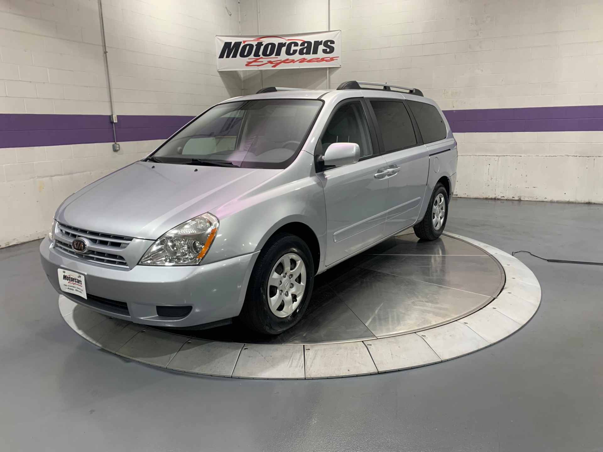 Used-2009-Kia-Sedona-LX-FWD