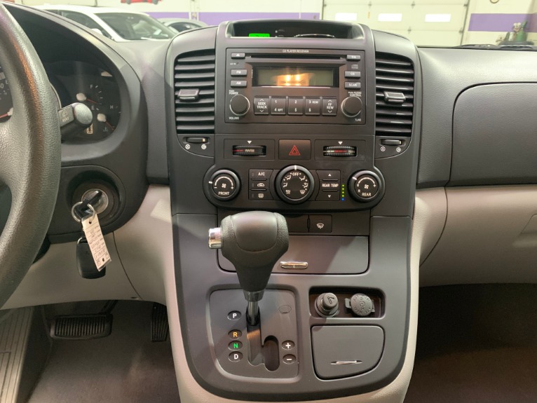 Used-2007-Hyundai-Entourage-SE-FWD