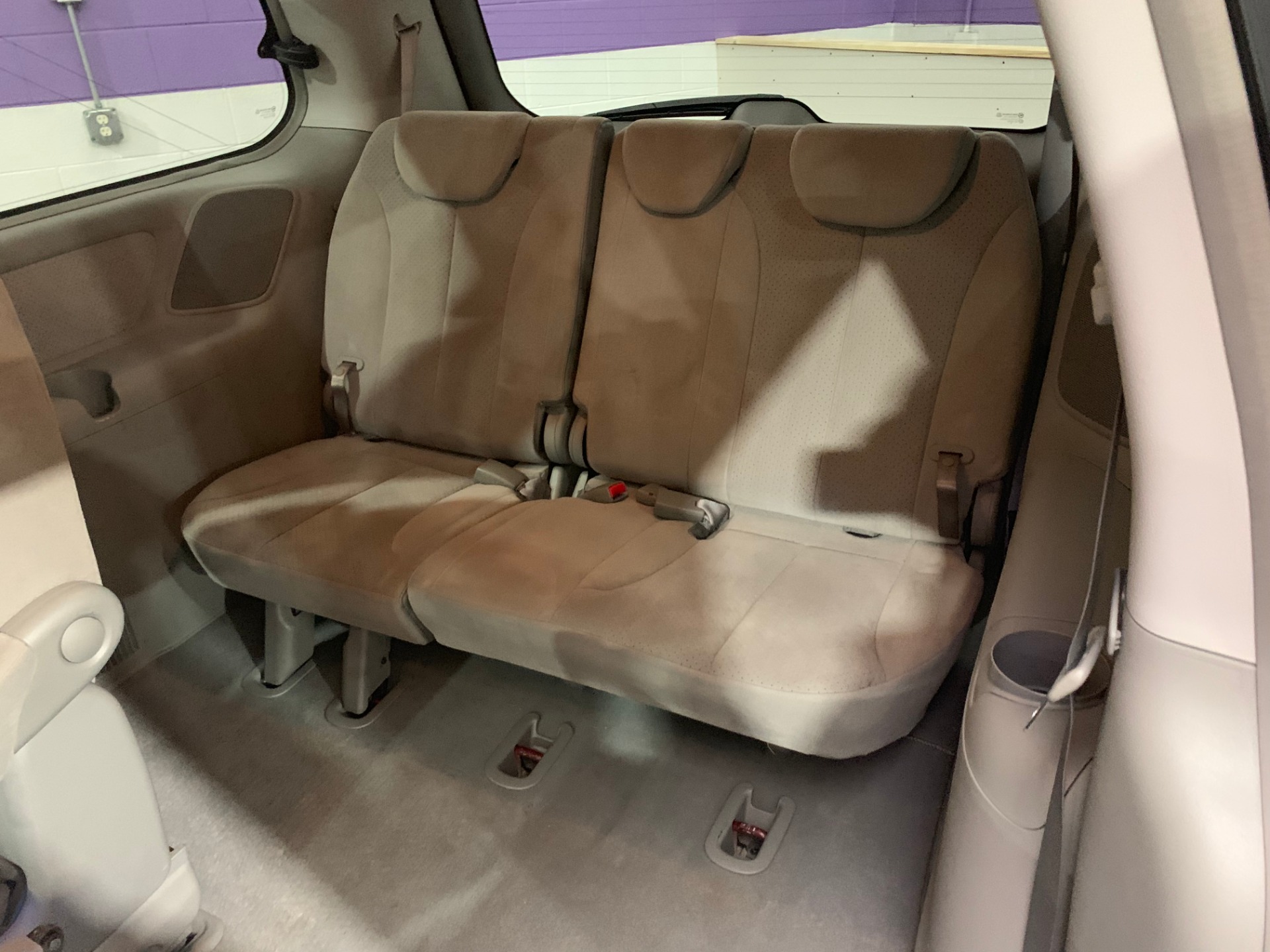 Used-2007-Hyundai-Entourage-SE-FWD