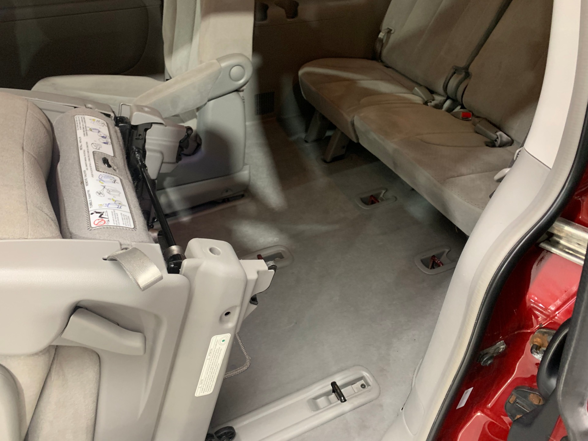 Used-2007-Hyundai-Entourage-SE-FWD