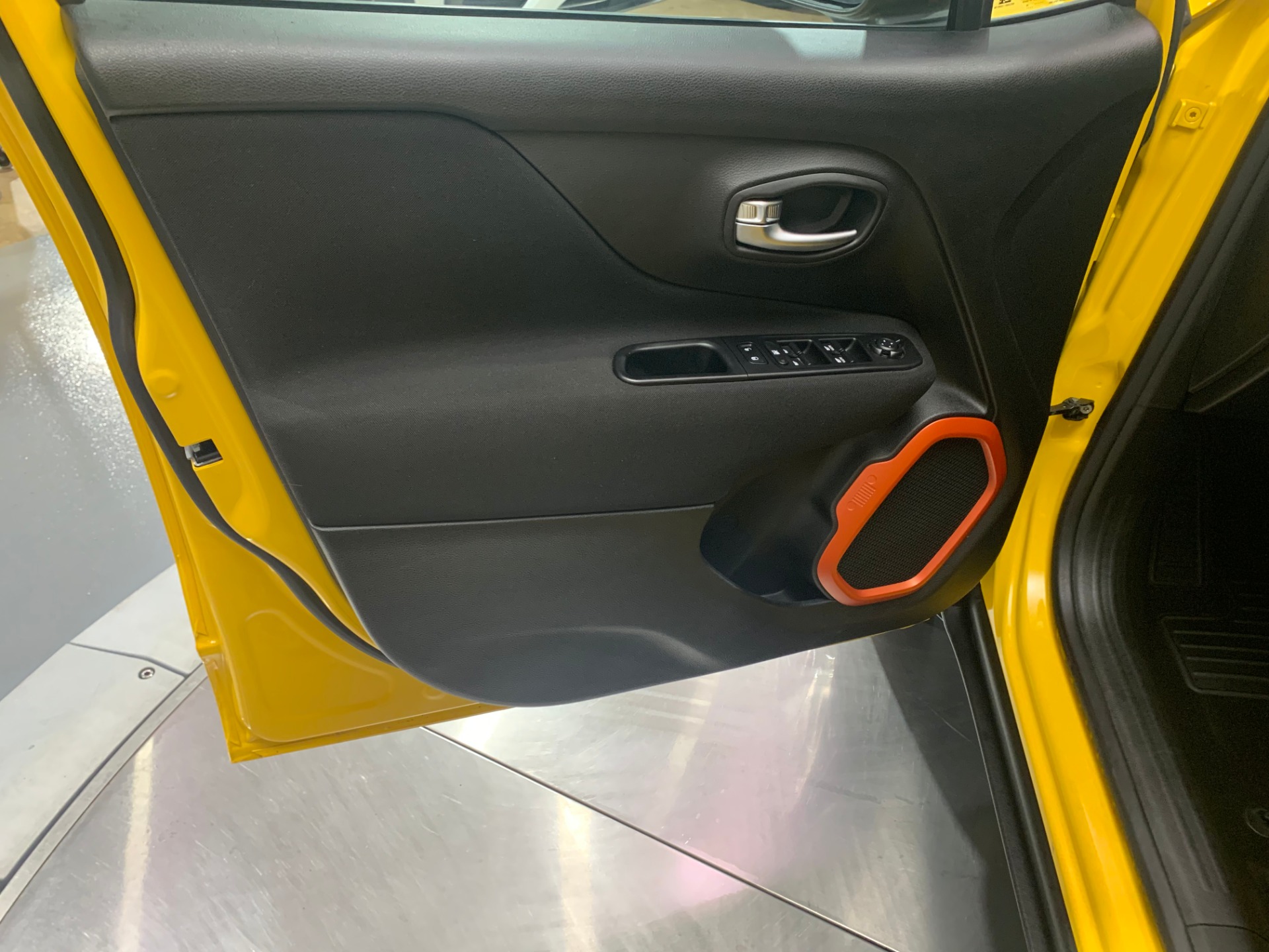 Used-2018-Jeep-Renegade-Sport-4X4