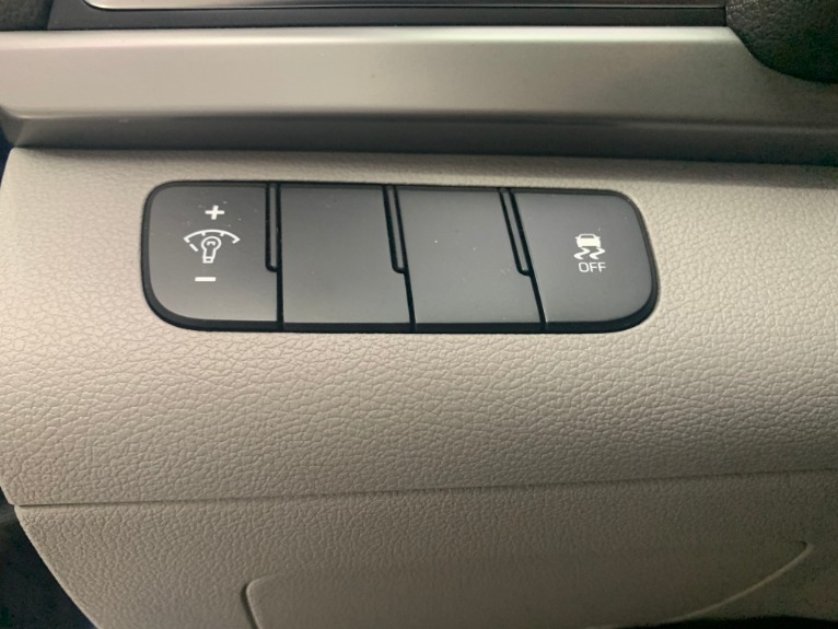 Used-2017-Hyundai-Elantra-SE-FWD