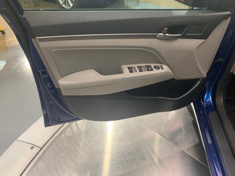 Used-2017-Hyundai-Elantra-SE-FWD