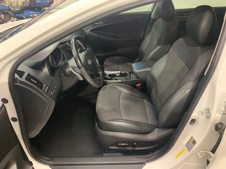 Used-2011-Hyundai-Sonata-SE-20T-FWD