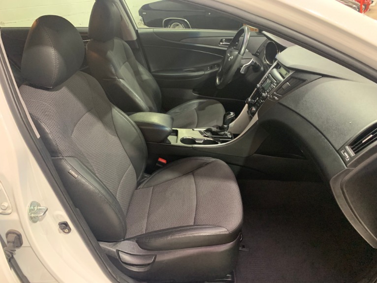 Used-2011-Hyundai-Sonata-SE-20T-FWD