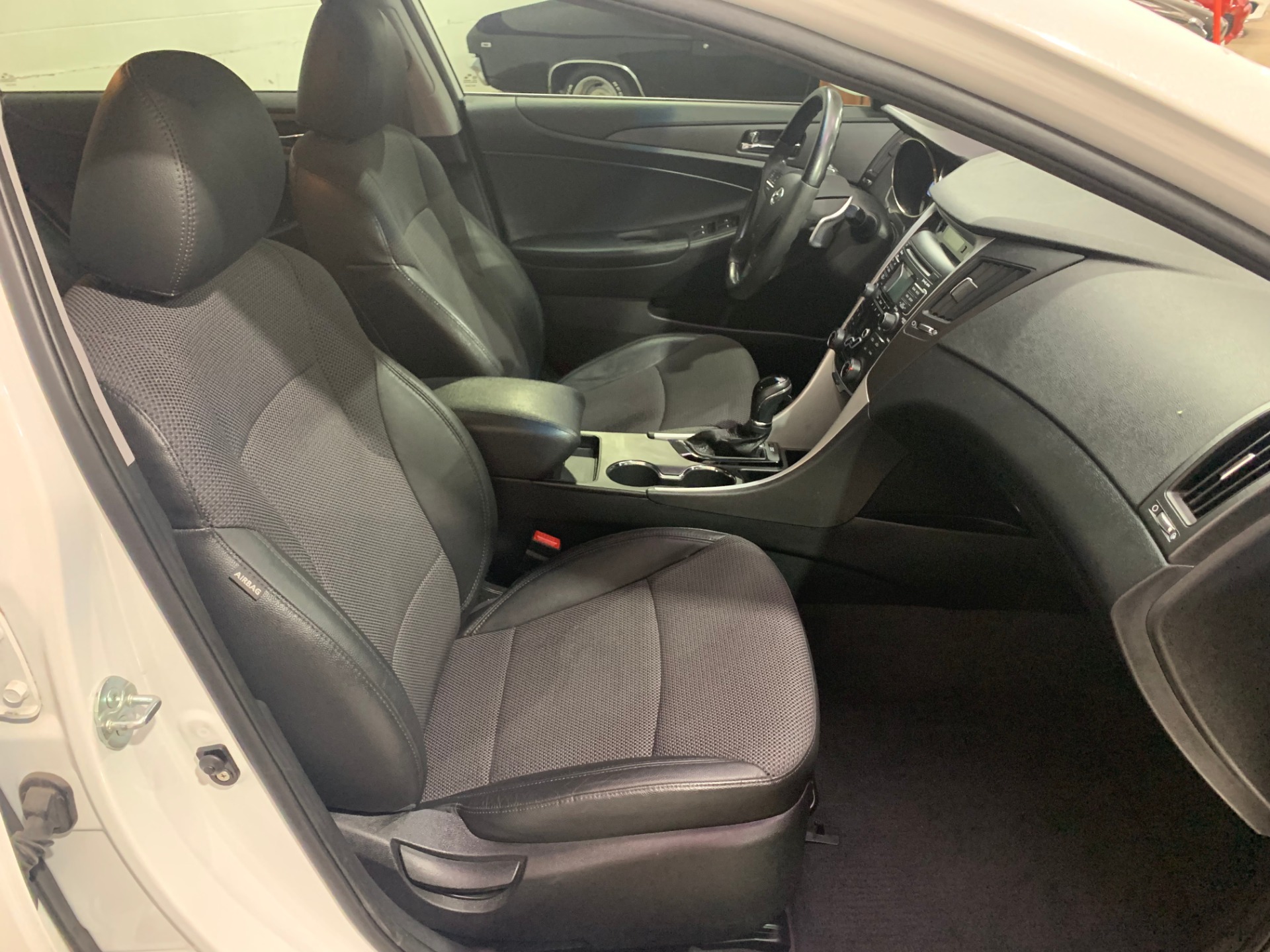 Used-2011-Hyundai-Sonata-SE-20T-FWD