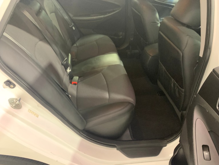 Used-2011-Hyundai-Sonata-SE-20T-FWD