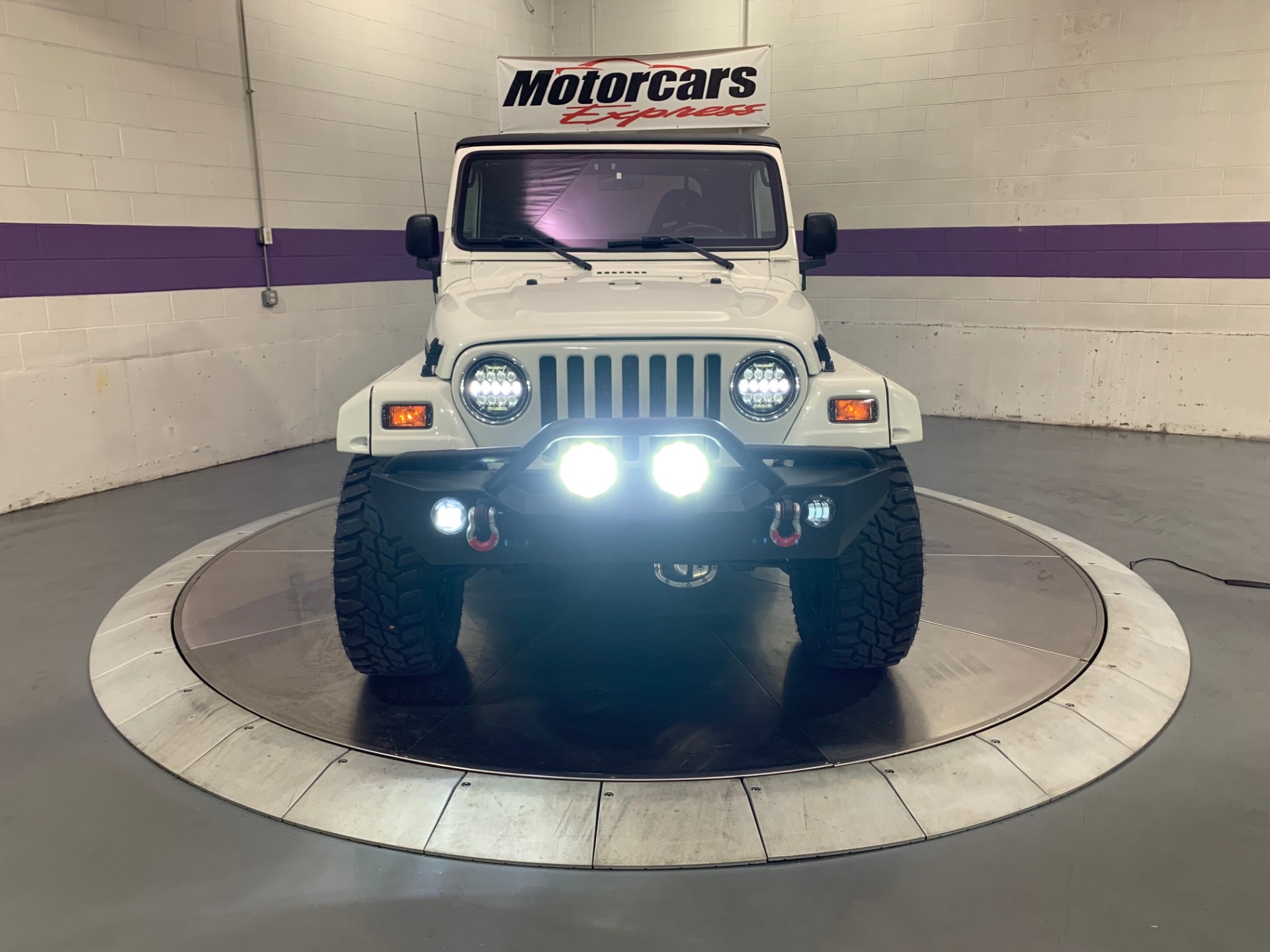 Used-2000-Jeep-Wrangler-SE