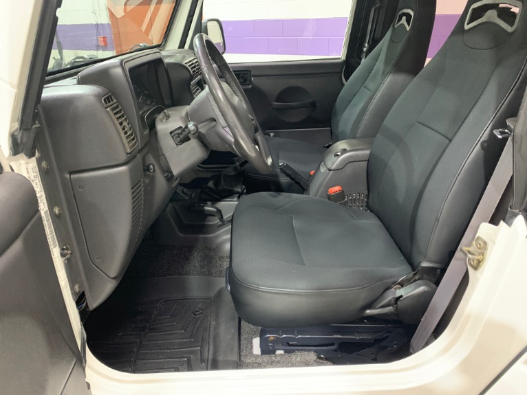 Used-2000-Jeep-Wrangler-SE