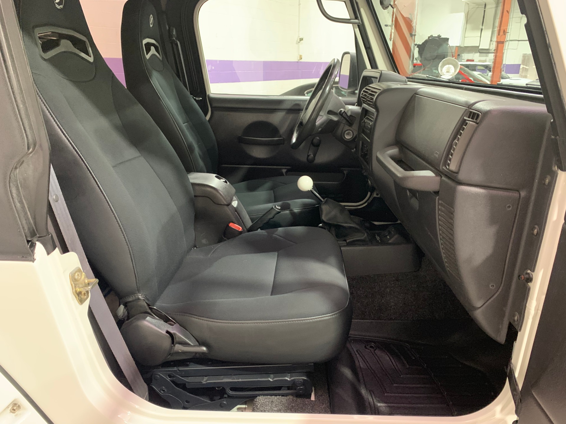 Used-2000-Jeep-Wrangler-SE
