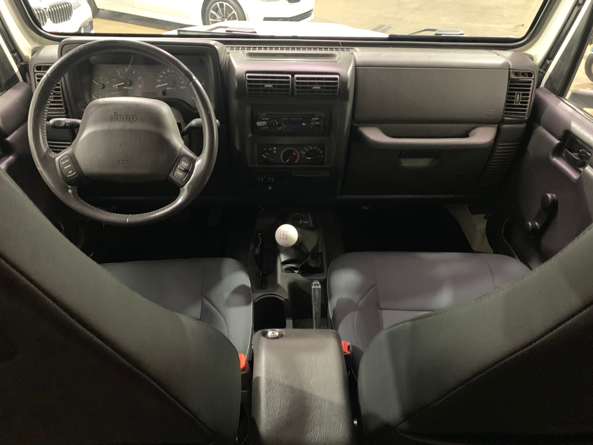 Used-2000-Jeep-Wrangler-SE