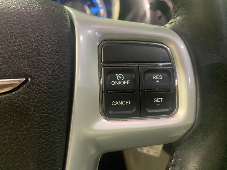 Used-2014-Chrysler-Town-and-Country-Touring