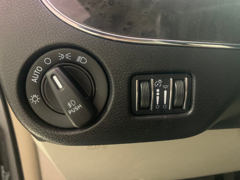 Used-2014-Chrysler-Town-and-Country-Touring